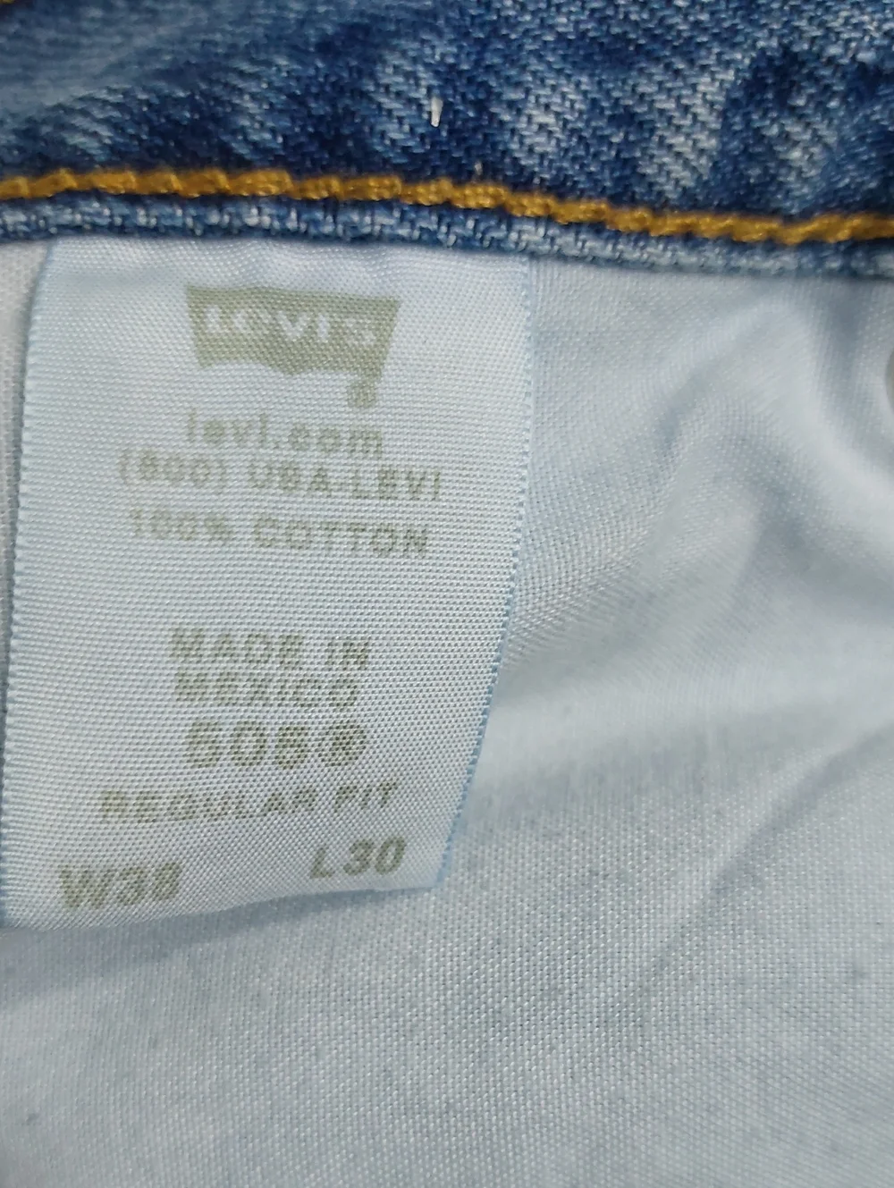 Vintage 1980's Levi's Men's Straight Leg Jeans in Light Blue Wash 38x3o